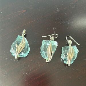 Aquamarine pendant and earrings set